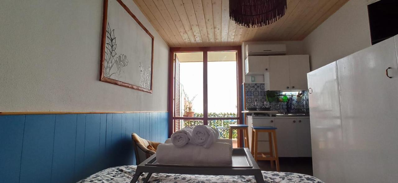 "Sea-See" Studio Taormina Center - Bellissima Vista Mare - Corner Kitchen Exterior foto